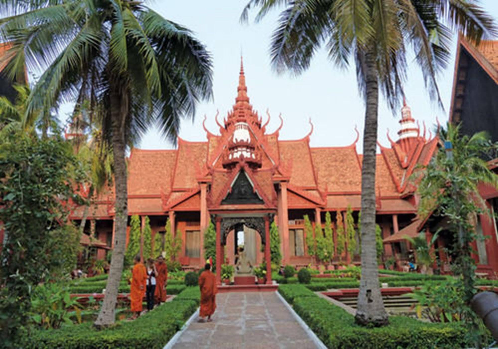 Riverside Backpackers Phnom Penh Exteriör bild
